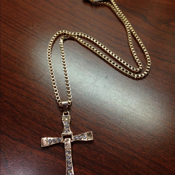 Cross Pendant Necklace - Picture 6 of 6
